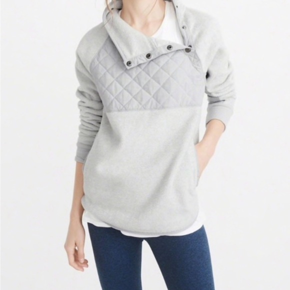 Abercrombie & Fitch Tops - Abercrombie & Fitch asymmetrical pullover Women’s Fleece Gray Size Large